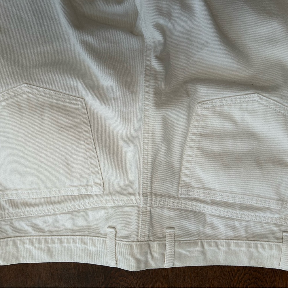 Eddie Bauer Women’s 5 pocket WHITE Relaxed Jeans, all cotton, blemish free. Soft - Picture 6 of 6